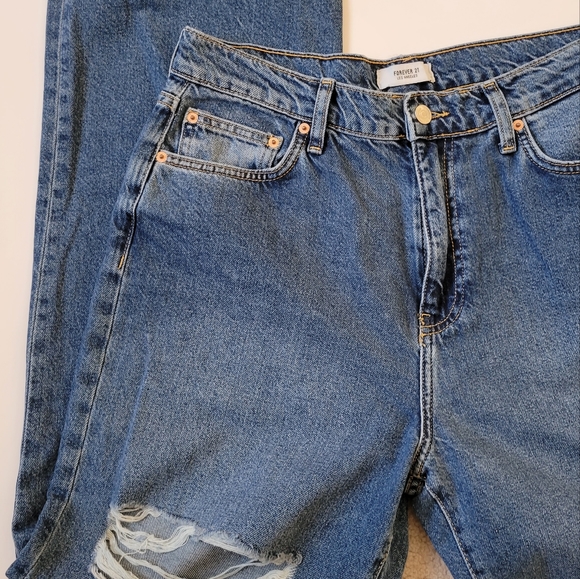 Forever 21  Women’s Destroyed Jeans - Picture 5 of 9